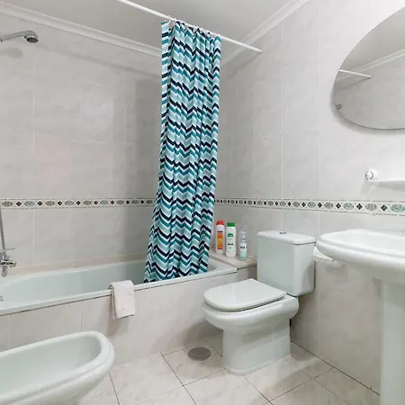 Apartment Centrico Y Parking Gratuito Vut 142 As